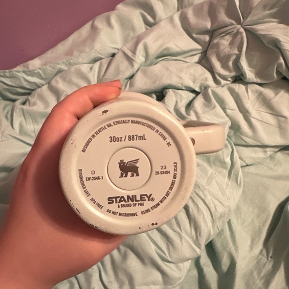 Stanley kinda mint green bluish a lot damaged but perfect for bedazzling - Picture 4 of 6